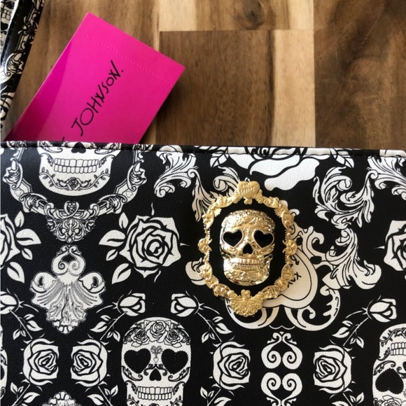 Betsey Johnson metal sugar skull sign wallet wristlet bag purse gift - Picture 3 of 5